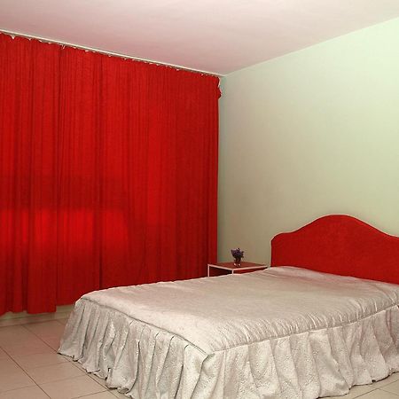 וארנה Hotel Kamelia מראה חיצוני תמונה