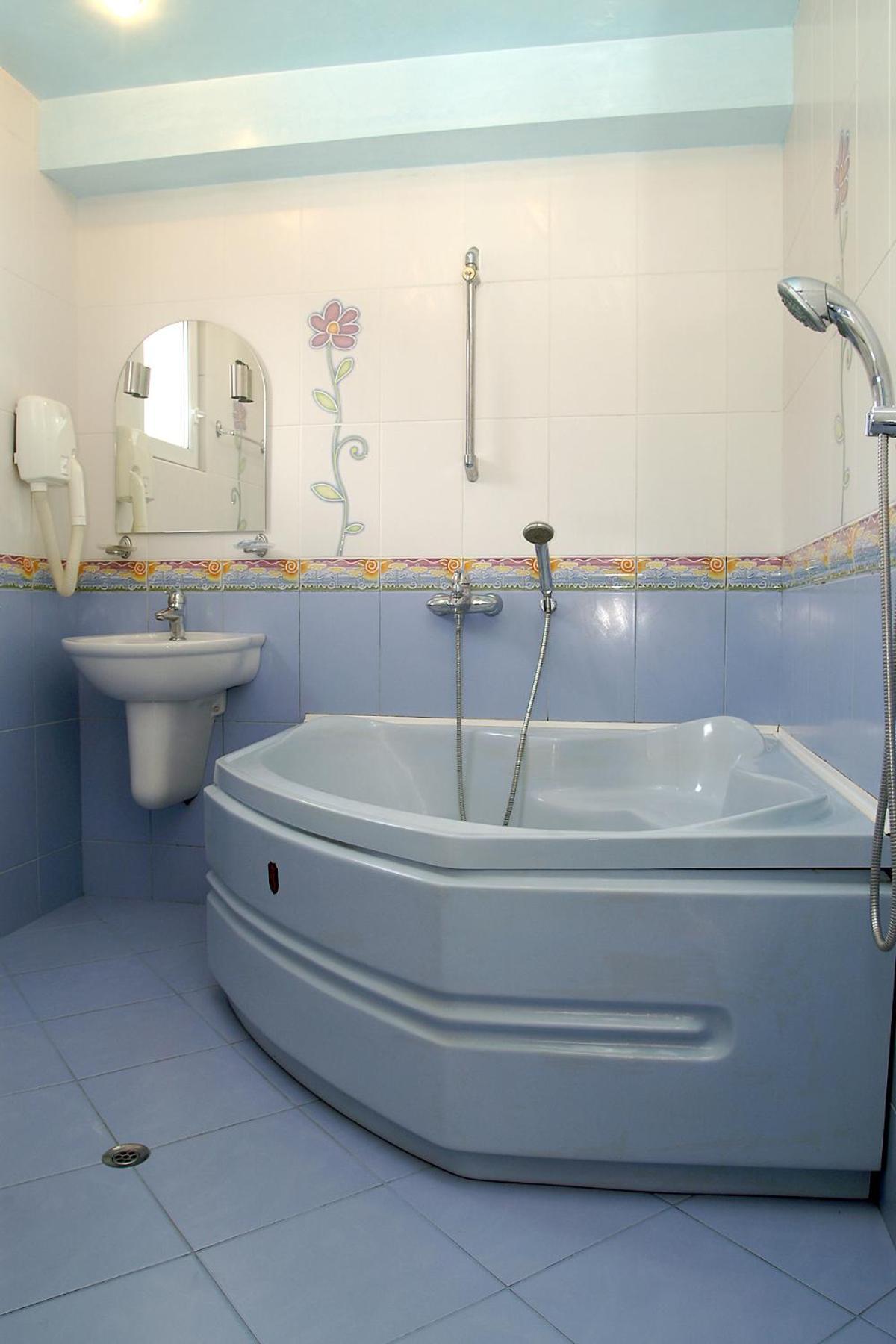 וארנה Hotel Kamelia מראה חיצוני תמונה