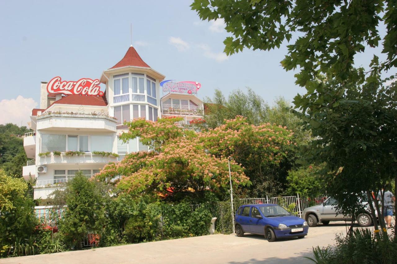 וארנה Hotel Kamelia מראה חיצוני תמונה