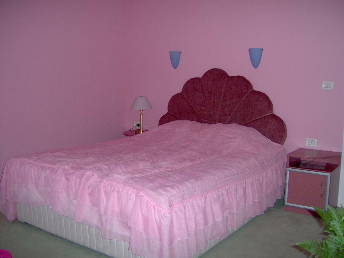 וארנה Hotel Kamelia מראה חיצוני תמונה