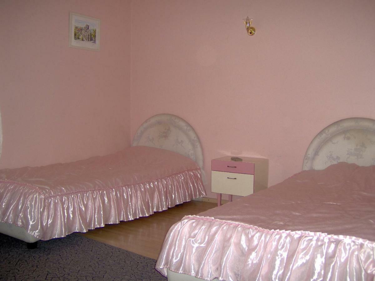 וארנה Hotel Kamelia מראה חיצוני תמונה
